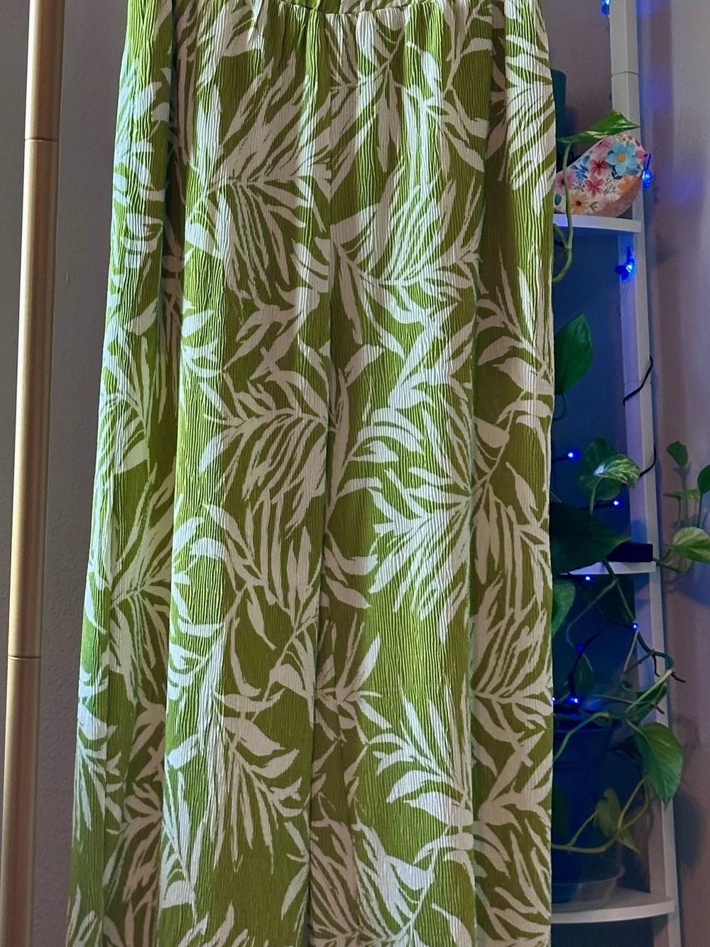 Magnolia Green and White Leaf-Print Sleeveless Top LIKE NEW WITH NO TAGS - Picture 5 of 8